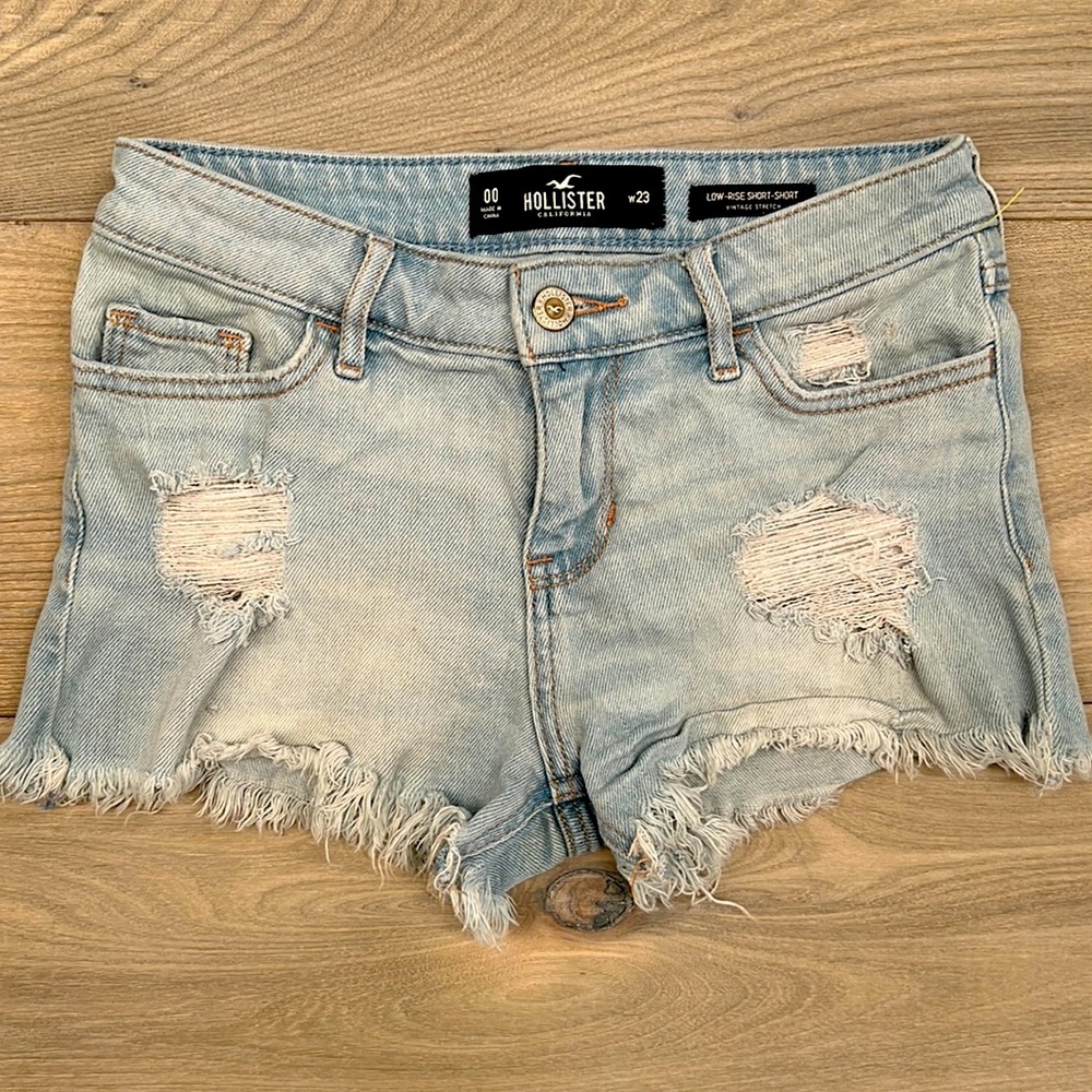 Hollister Low Rise Short- Short